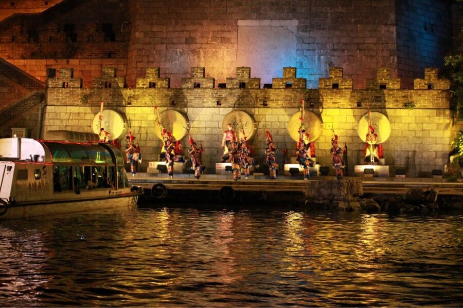 Guilin: Four Lakes Night Cruise with Round-trip Transfer - Seeing the city through the boat windows