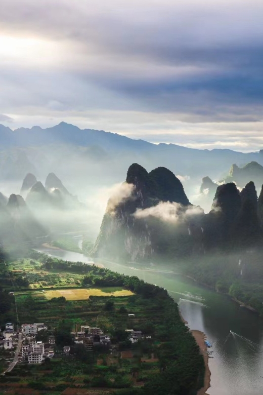 Guilin: Li River Cruise with Buffalo and Tour of Yangshuo - Why a private guide changes the day