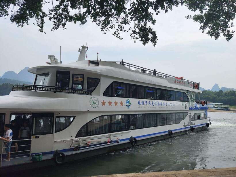 Guilin: Li River Cruise with Transfer to Yangshuo - Arriving in Yangshuo and seeing West Street