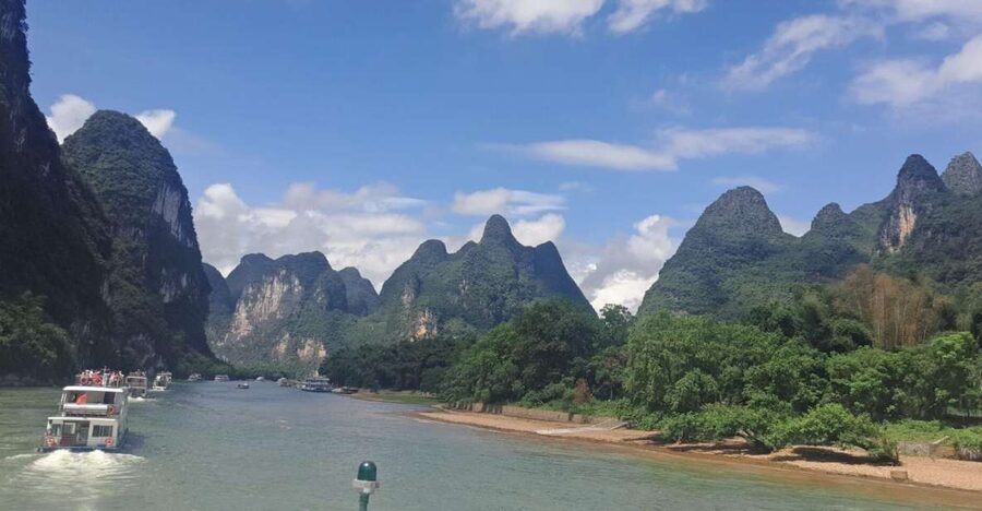 Guilin: Private Full-Day Li River Cruise and Liusanjie Show - Leaving Guilin at 8:20 a.m.