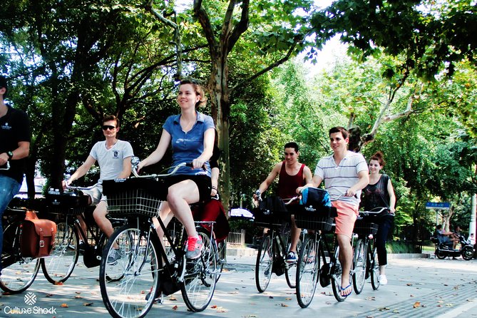 Half-Day Bike Tour of Shanghai Old Town with Food Tasting - Why a bike is a smart way to see old Shanghai