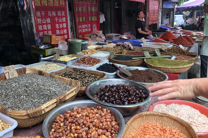 Half-Day Xi'an Biang Biang Noodles Cooking with a Market Visit - Tea and a traditional Chinese cooking setting