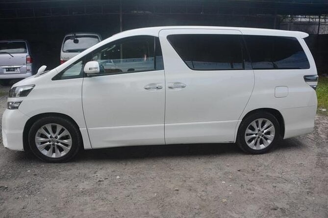 HKG Private Transfer: Airport to Hong Kong & Kowloon - The airport meeting point needs attention