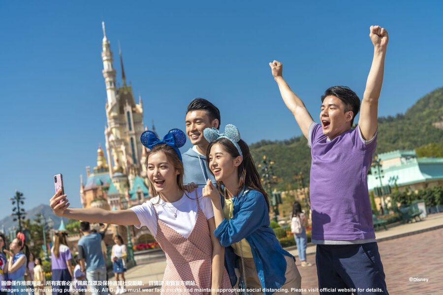 Hong Kong Disneyland Park Tickets - World of Frozen gives the day a clear center
