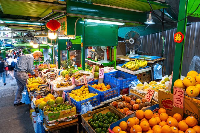 Hong Kong Food Tour: Central and Sheung Wan Districts - Hollywood Road, old streets, and a historic temple