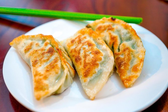Hong Kong Food Tour: Sham Shui Po District - Starting at Apliu Street and finding your bearings