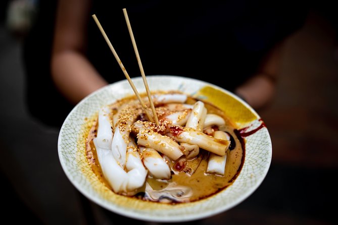 Hong Kong Food Tour: Sham Shui Po District - Six tasting stops, from fresh dim sum to sweet buns