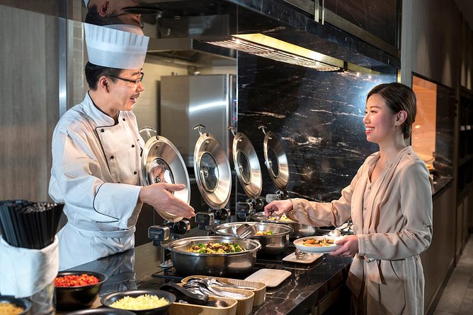 Hong Kong International Airport Plaza Premium Lounge Access - Wi-Fi, screens, and practical comfort