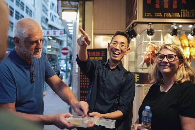 Hong Kong Street Food Tour with Locals - Dim Sum, Wonton & more - A walking meal through Central and Sheung Wan
