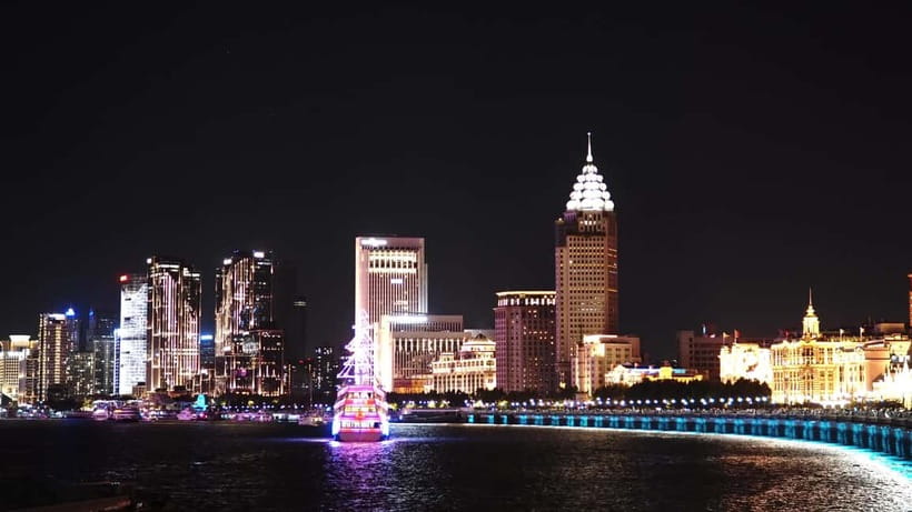Huangpu Night Cruise: Cozy Vibe & Modern Shanghai Glow - Who will enjoy this cruise most