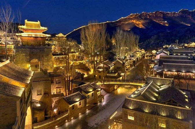 Jinshanling Private Tour with Night View of Simatai and Gubei Water Town from Beijing - Simatai by cable car at sunset and night
