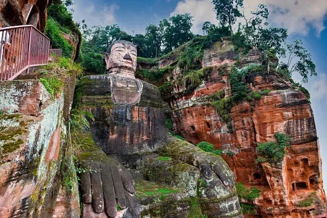 Leshan Buddha + Panda Base or Old Tea House Private Day Tour - Reaching Leshan after lunch