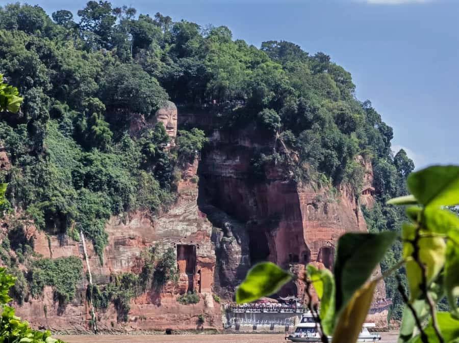 Leshan Grand Buddha Scenic Area and Panda Park Day Tour - Lingyun Temple and the cultural side of the visit