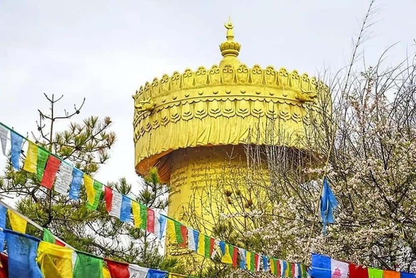Lijiang to Shangri-La HuXiang Road Private Scenic Tour - Dukezong Ancient Town in Shangri-La