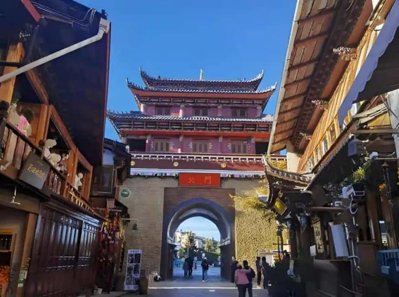 Lijiang to Shangri-La HuXiang Road Private Scenic Tour - Should you book the Lijiang to Shangri-La tour?
