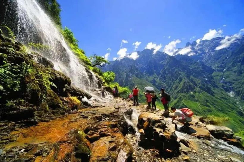 Lijiang to Shangri-La HuXiang Road Private Scenic Tour - Haba Village and the Naxi way of building