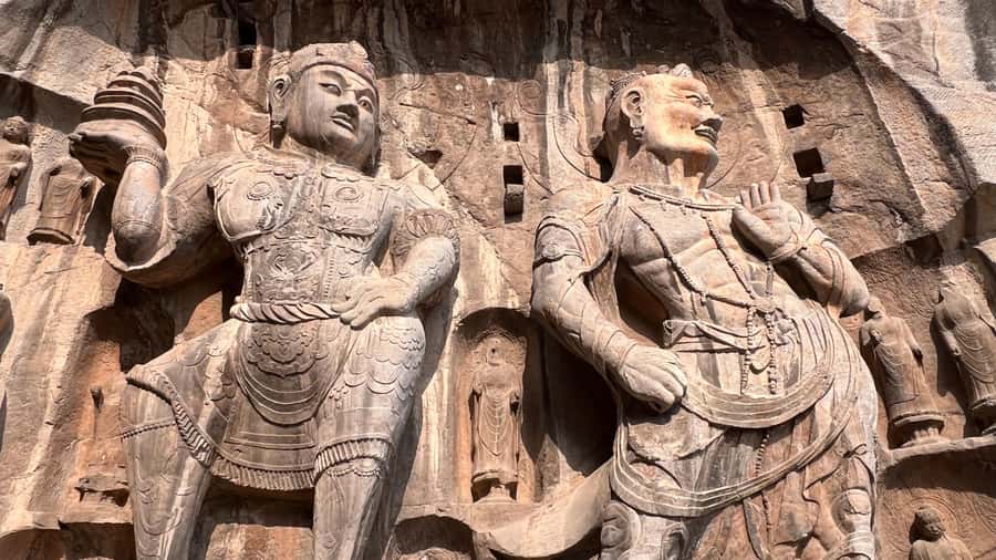 Luoyang: Day tour from Xian or LuoYang with tickets options - Starting at 9am from your hotel or Longmen station
