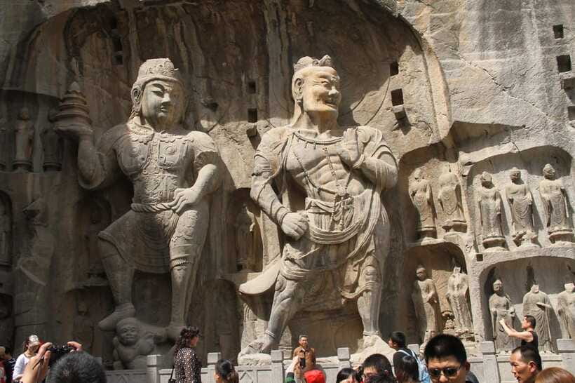 Luoyang: Longmen Grottoes Optional Tours or Tickets Only - Seeing the Vairocana Buddha and the main caves