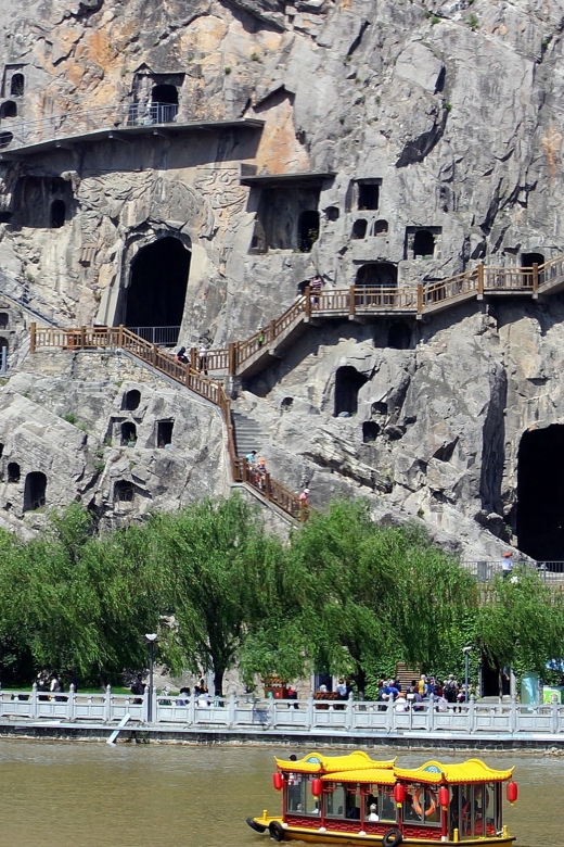 Luoyang Private Day Tour to Shaolin Temple&Longmen Grottoes - Two major sights, one carefully packed day