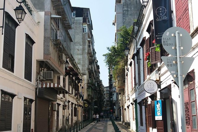 Macau｜Private Sightseeing Tour with Local Driver-Guide - Guia Fortress and Macau’s hilltop views