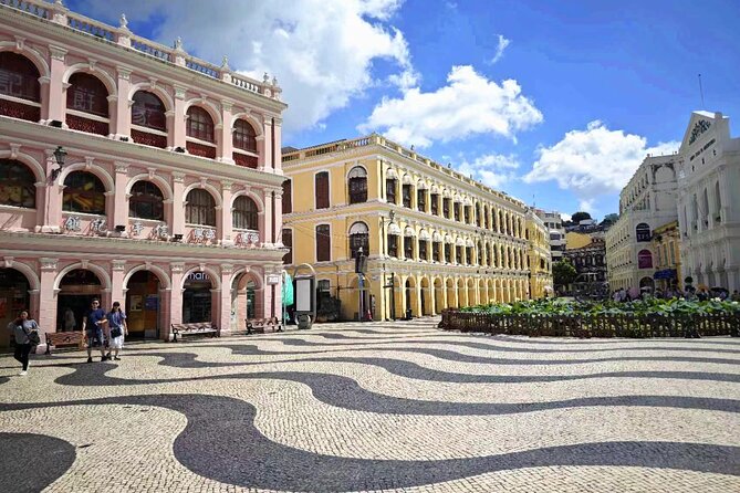 Macau Private Tour with an Insider - Pandas bring a welcome change of pace
