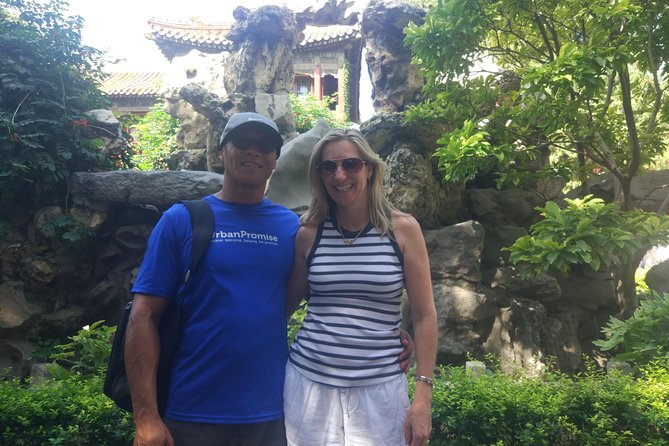 Mini Group Discovery Forbidden City Tour with Hotel Pickup option - The Nine Dragon Screen and Imperial Garden