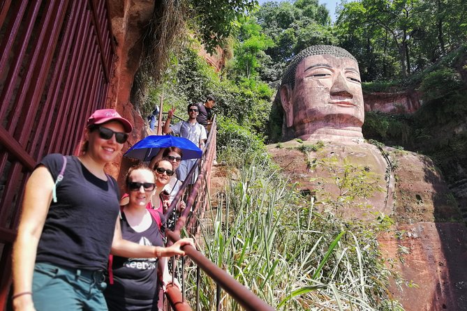 Mt Emei and Giant Buddha 2 Days Tour - Wannian Temple and the three-and-a-half-hour mountain walk