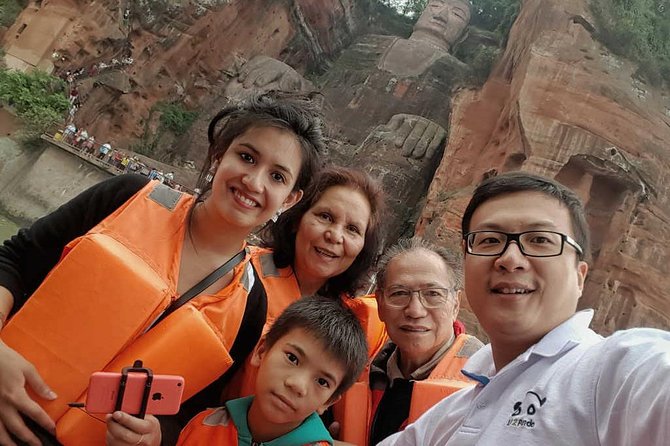 Mt Emei and Giant Buddha 2 Days Tour - Leshan Giant Buddha: a strong first morning