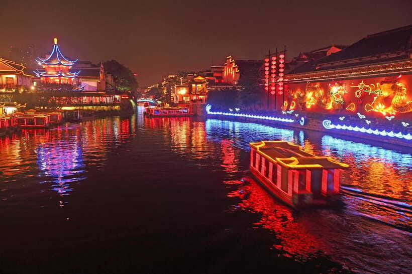 Nanjing: Night Cruise on Outer Qinhuai River for Adults - What $21 buys you
