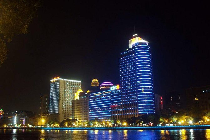 Pearl River Night Cruise & Eveing Tour in Guangzhou with Private Transport - Dashatou Road and the 30-minute waterfront walk