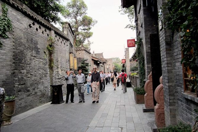 Private Chengdu Day Tour: Giant Pandas and Jinsha Site Museum - How the timing feels in real use