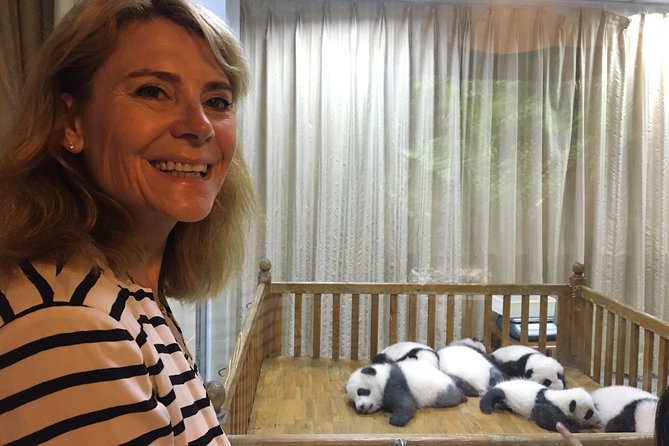 Private Chengdu Highlights Day Trip: Panda Base and City from Chongqing by Train - Guides can make or break a tightly packed day