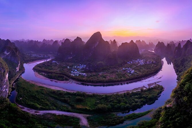 Private day tour :Guilin-LiRiver bamboo boat-Yangshuo Highlights - Xianggong Hill for the Big River View