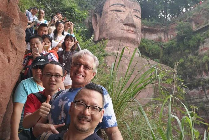 Private Day Tour to Leshan Grand Buddha from Chengdu - Lunch first in Leshan