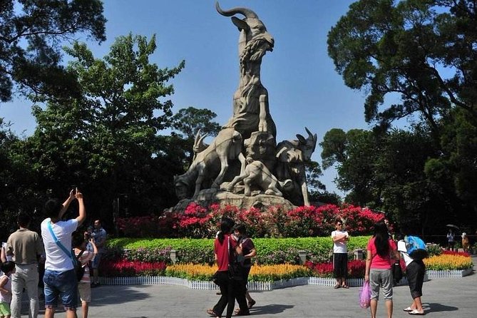 Private flexible Guangzhou City Sightseeing Tour with Dim-Sum Tasting - Quiet space at Dafo Temple