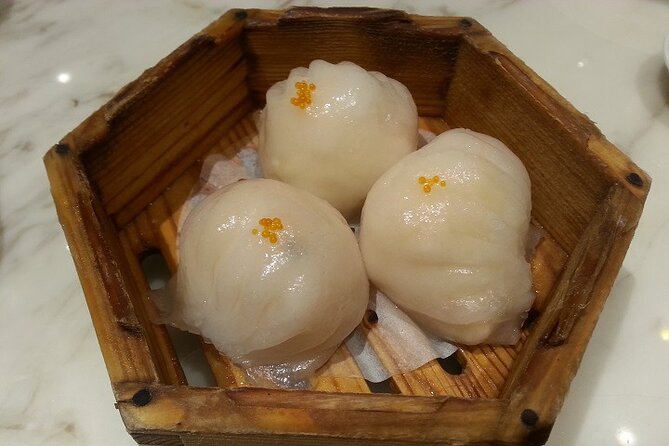 Private Guangzhou Food Tour Michelin Restaurant&Local Food Market - Walking through Lychee Bay and Xiguan houses