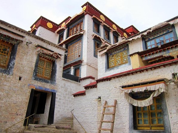 Private Guided Day Tour Potala Palace and Sera Monastery - Three hours inside Potala Palace