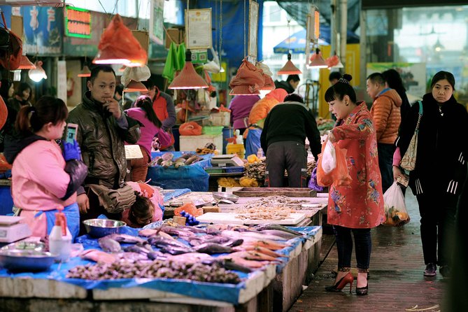Private Home Cooking Class with Shanghai Mama - From market stalls to a Shanghai family home