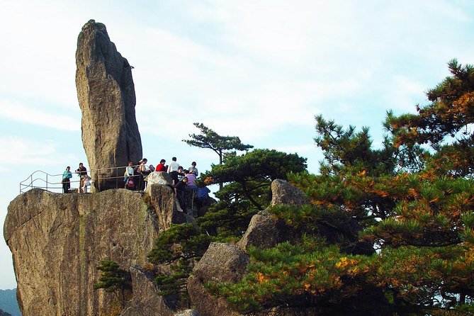 Private Huangshan 4-Day Tour to Visit Yellow Mountain and Hongcun Village - Day three: famous viewpoints before Hongcun