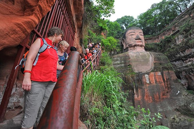 Private Leshan Giant Buddha and Local Food Tasting Trip - The river cruise option and the best view of the Buddha