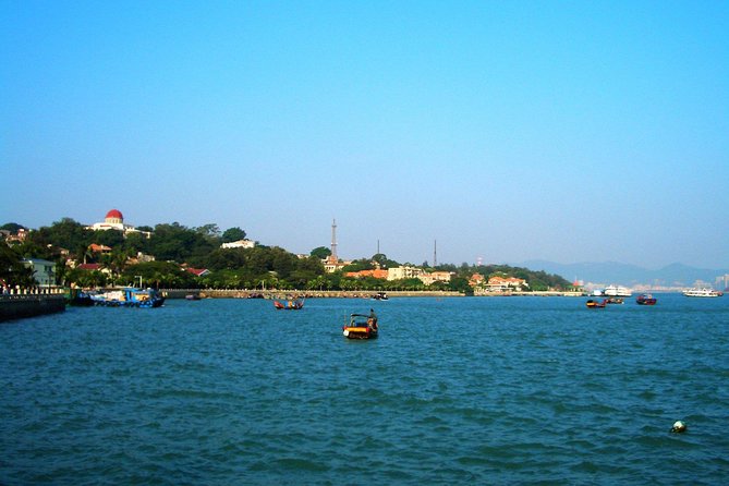 Private One Day Xiamen And Gulangyu Highlight Tour Including Lunch - Reaching the view at Sunlight Rock