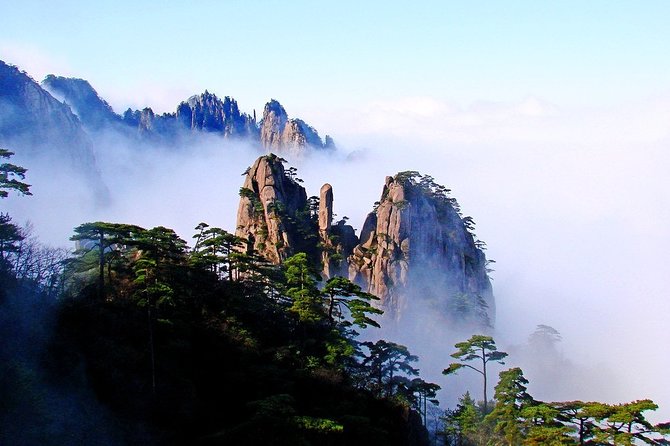 Private Photography Day Tour of Huangshan Yellow Mountain - Walking the classic Huangshan route