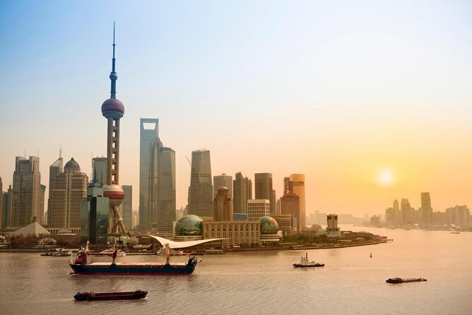 Private Shanghai Evening Street Food Walking and Cruise Tour - Key points at a glance