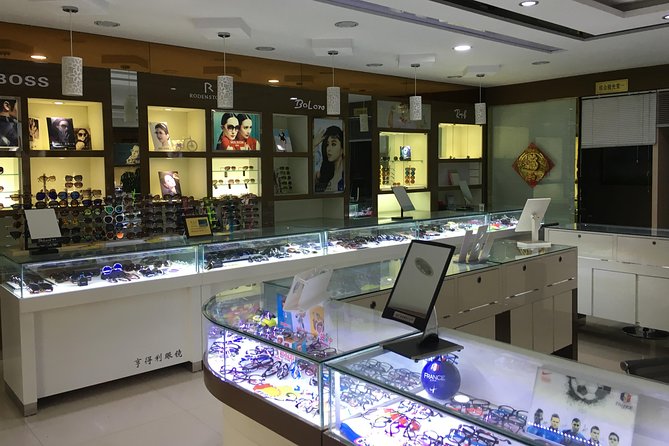 Private Shanghai Shopping Tour with Local Shopping Guru - Why a private shopping guide helps in Shanghai