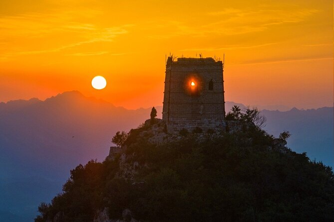 Private Sunset&Night Tour: Simatai Great Wall & Gubei Water Town - Simatai at Sunset and After Dark