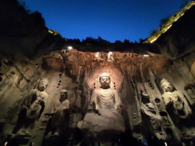 Private Tour: Longmen Grottoes, Shaolin Temple & Kungfu Show