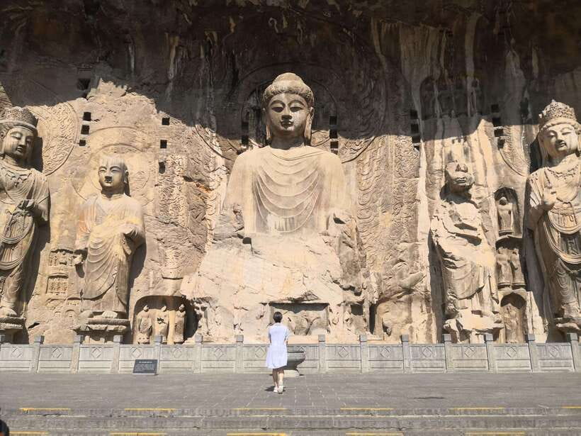 Private Tour: Longmen Grottoes, Shaolin Temple & Kungfu Show - The road to Shaolin Temple