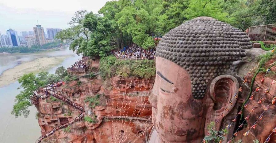 Private Tour to Leshan Giant Buddha & Huanglongxi Old Town - How private pacing changes the day