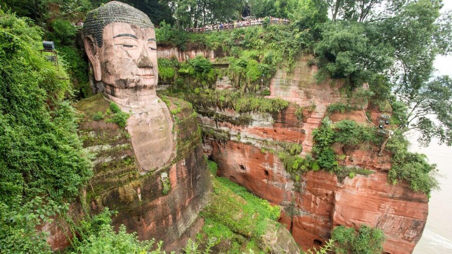 Private Tour to Leshan Giant Buddha & Huanglongxi Old Town - What the $218 price gives you