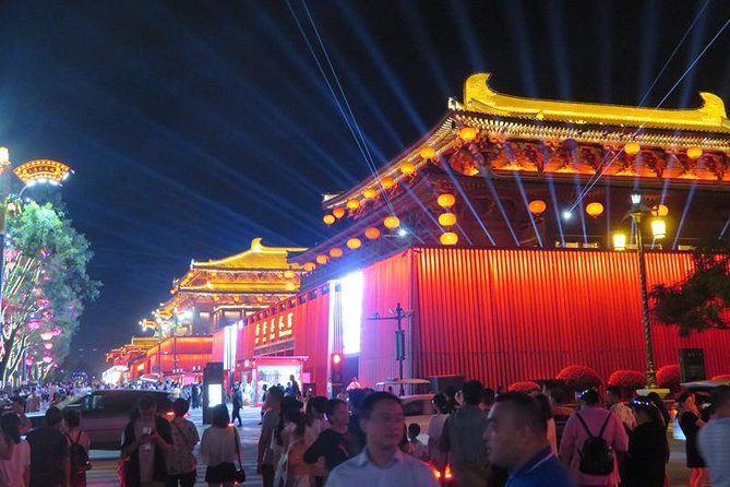 Private Xi’an Night & Food Tour by Tuk Tuk and Public Transportation - Tuk tuk rides through Xi’an at night